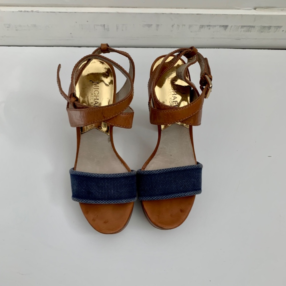 Michael Kors Summer Heels *Buckle Missing - Picture 5 of 16